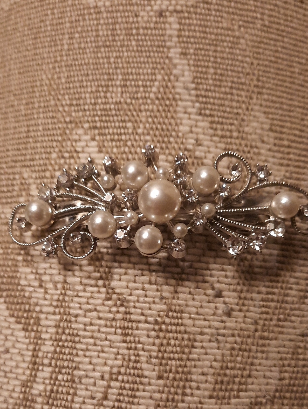 Silver-Tone Pearl & Clear Crystal Hair Clip
